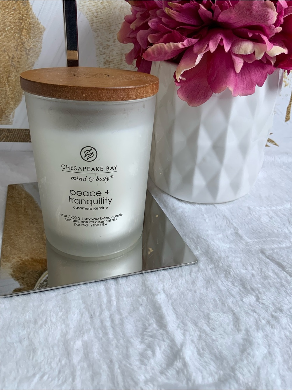 Chesapeake Bay Frosted White Jar Candle with Wood Lid